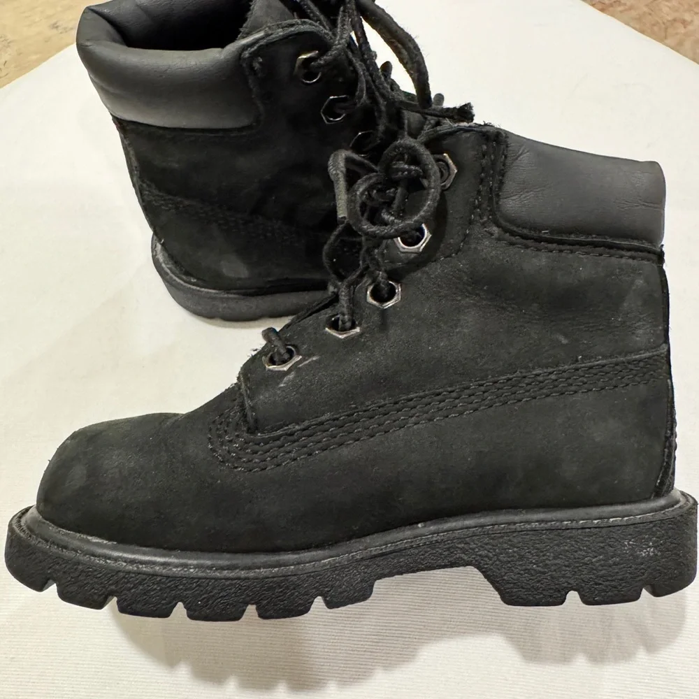 Timberland Black Waterproof Toddler Boots Size 7. Lace Up.
